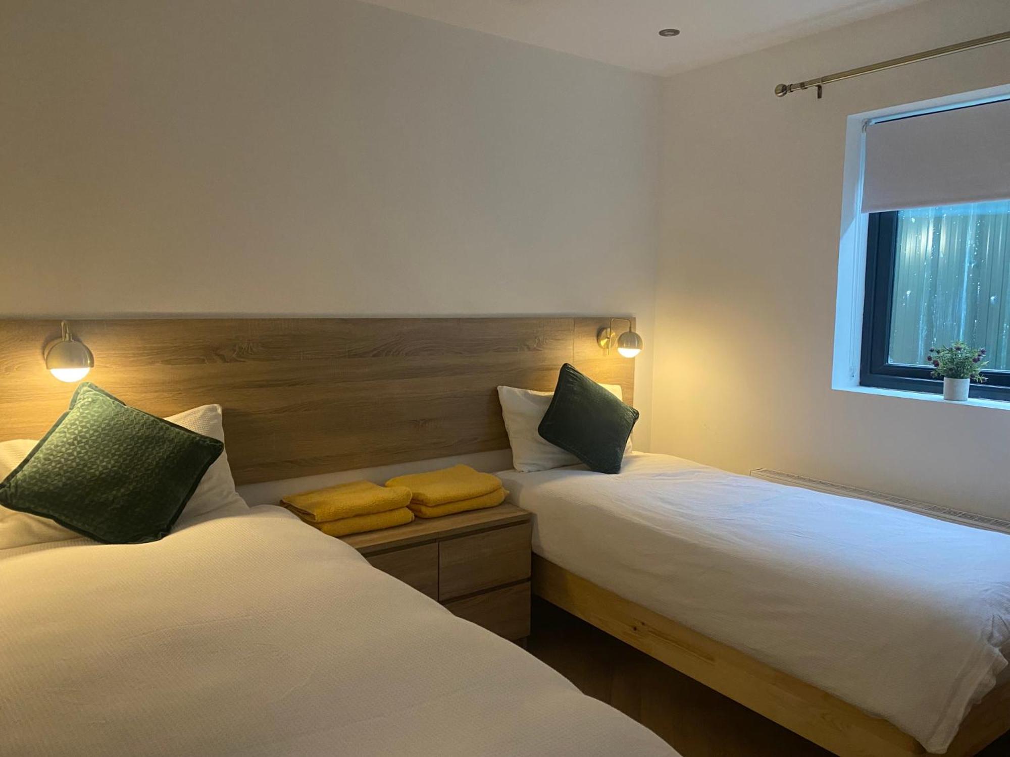 Modern Space 20 Minutes From Airport Appartement *